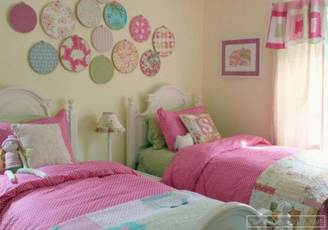 Спалня в розови и лилави нюанси - фото 2