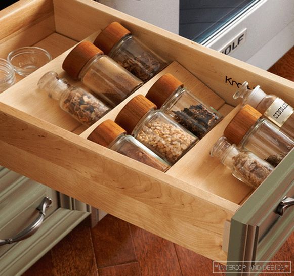 Рафтове и чекмеджета от кухненски мебели от Ikea - 1