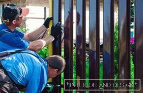 Монтаж на метална ограда