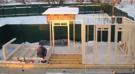 Сглобяване на стените на къщата според финландската технология